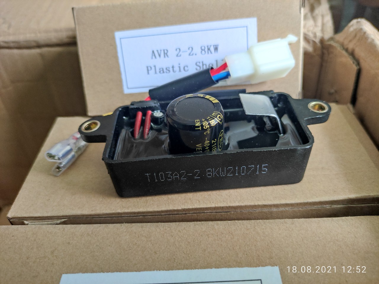AVR máy xăng 2-3 KW vuông